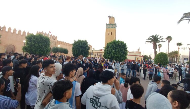 نضج كبير لشباب سطات في اول مظاهرة سلمية،واحتراف امني كبير للقوات العمومية