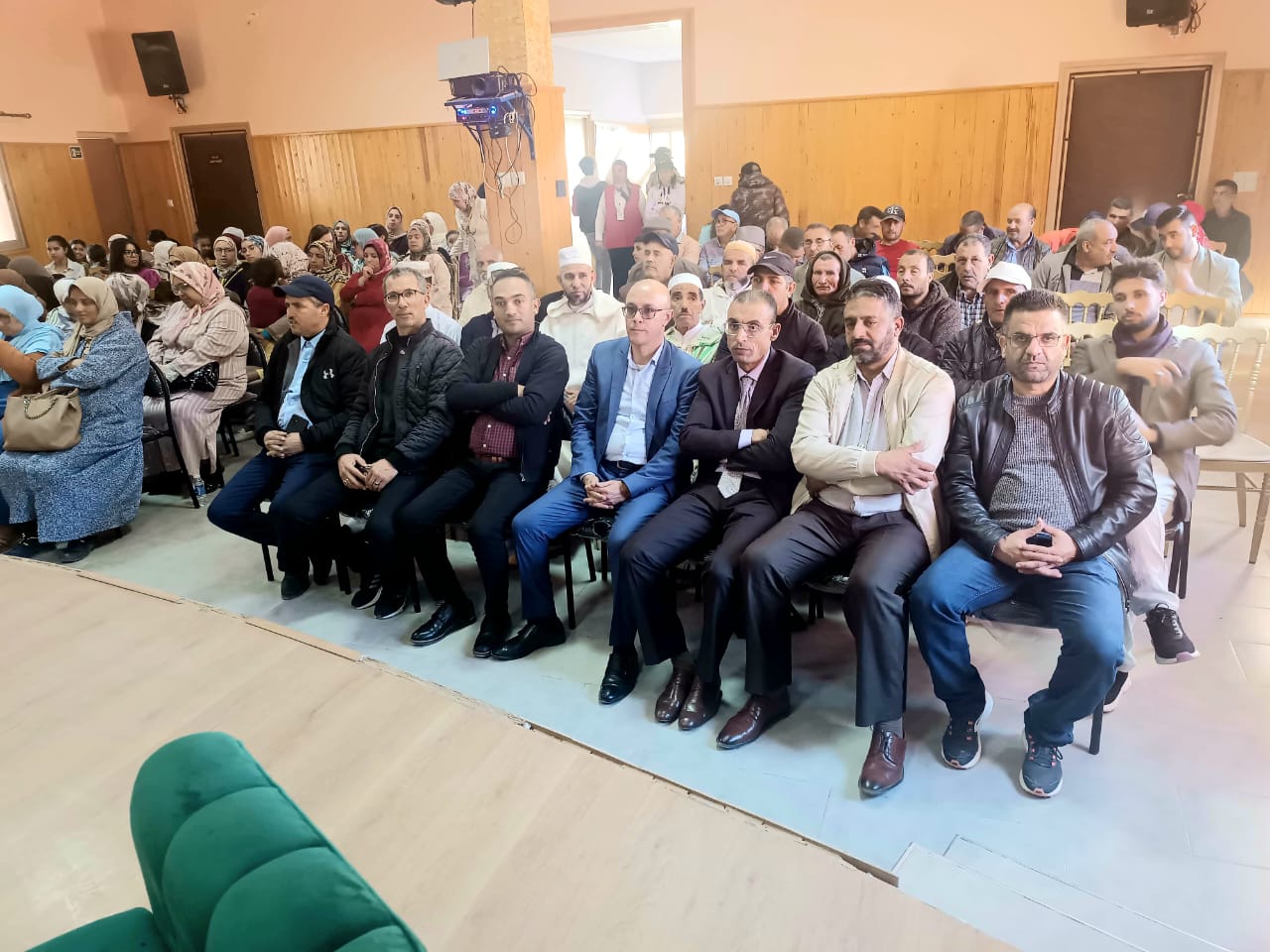 جانب من حضور حفل تأبين الطبيبة الراحلة كريمة قصو