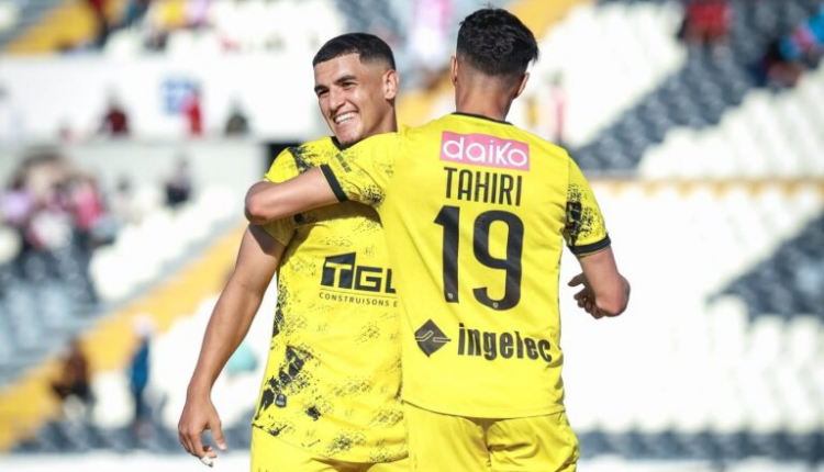 المغرب الفاسي يتصدر البطولة