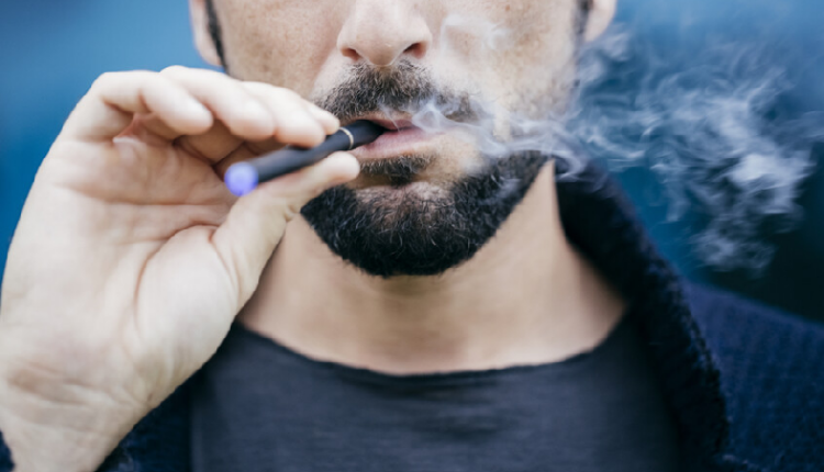 دراسة تحذر من تأثير التدخين التقليدي والإلكتروني على لياقة الشباب