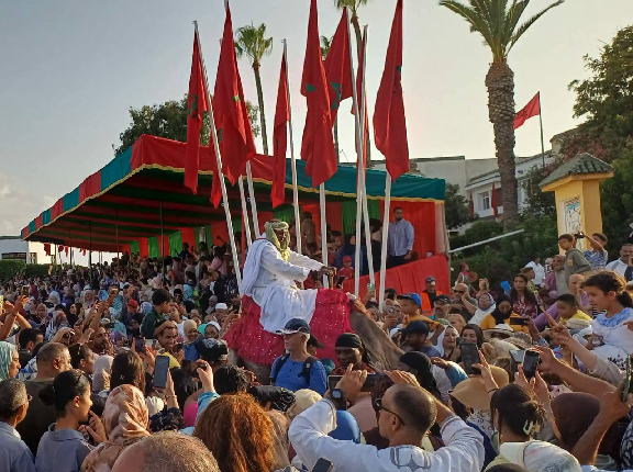 موسم الشموع بسلا يحتفي بالمولد النبوي في أجواء روحانية