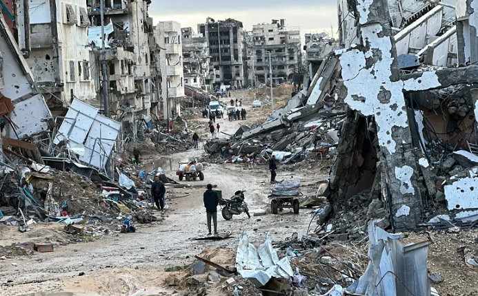 غارات إسرائيلية مكثفة تستهدف مواقع في غزة